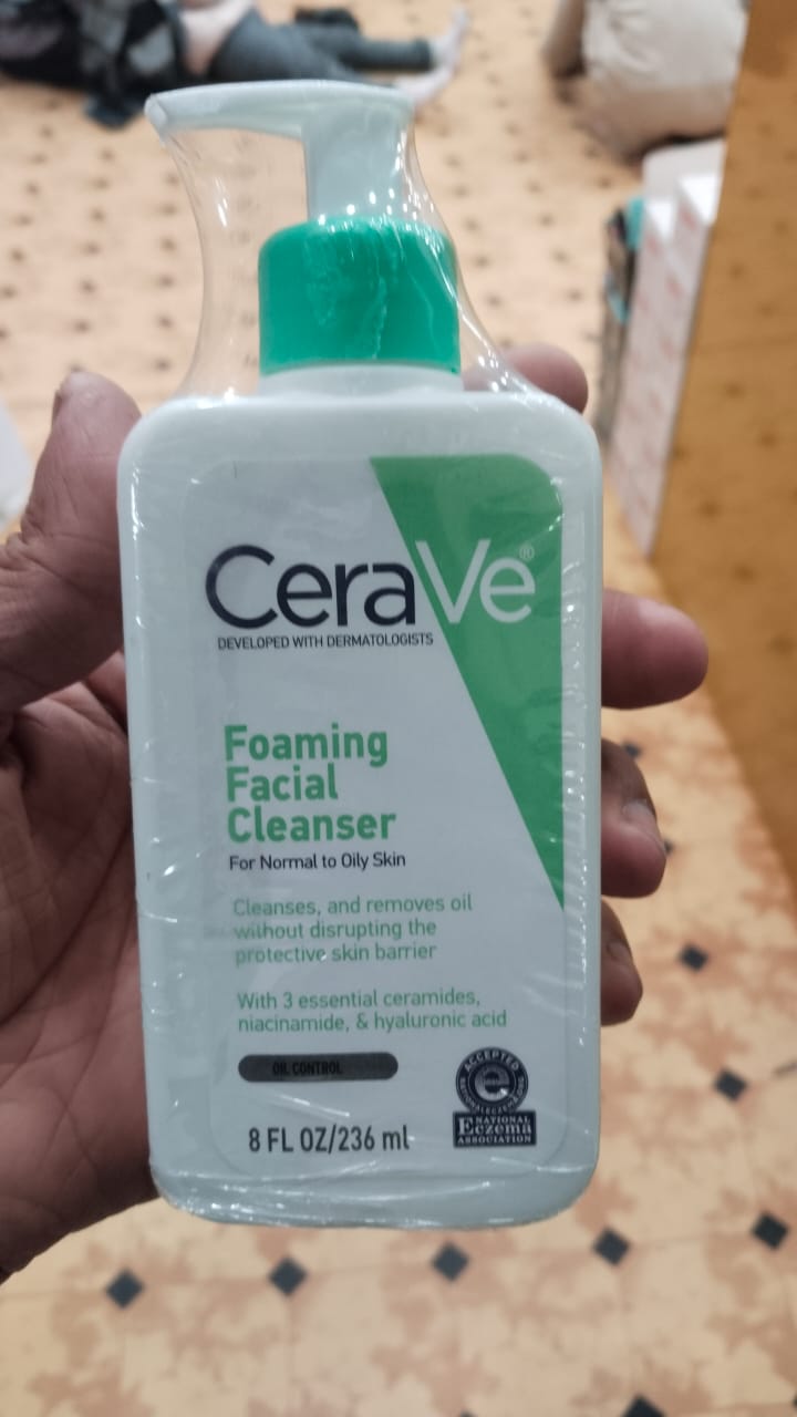 CeraVe Foaming Facial Cleanser for Normal to Oily Skin – Oil Control with Ceramides, Niacinamide & Hyaluronic Acid, 237ml